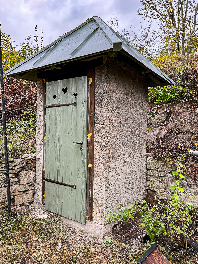 Klohäuschen